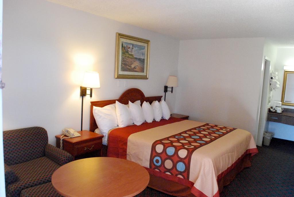 Super 8 By Wyndham Eastland Hotell Rom bilde